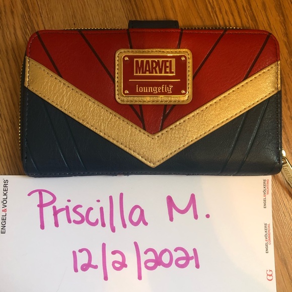 Loungefly Captain Marvel Wallet EUC - Picture 3 of 5